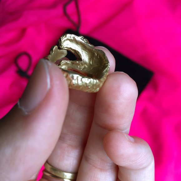 Verameat Dino Eating Fried Chicken ring - Picture 2 of 7